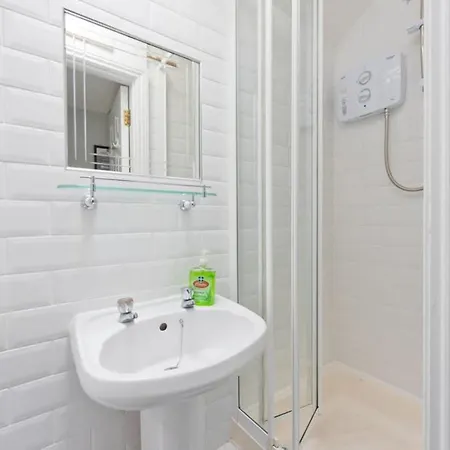 Apartment Bright & Cosy 1br Apt Sleeps 3 In Trendy Area Effh26 *